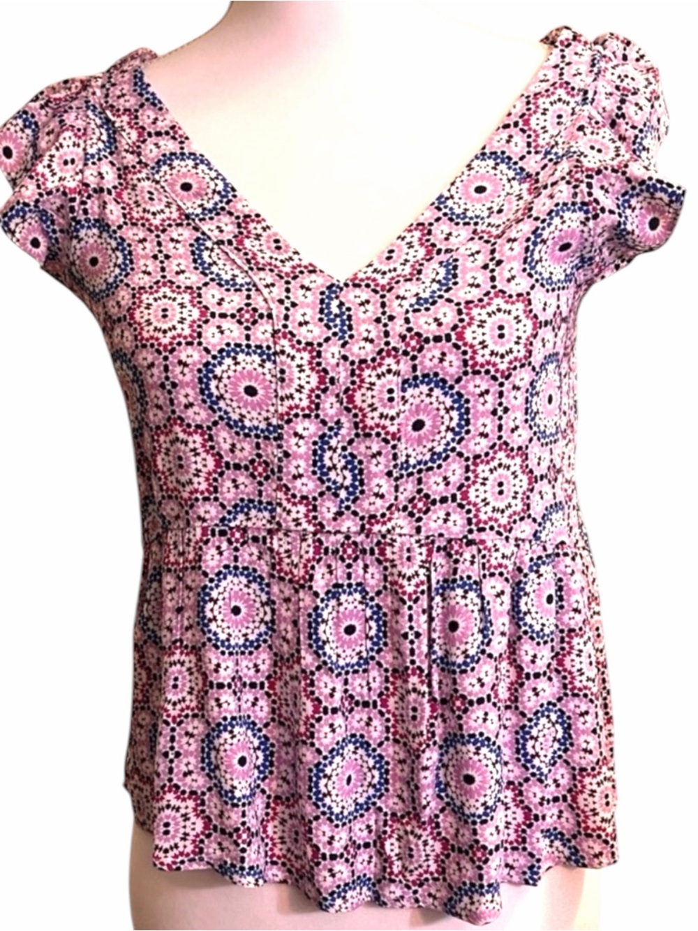 Loft pink and blue print cropped peplum v-neck top. NWT  Size XSMALL petite